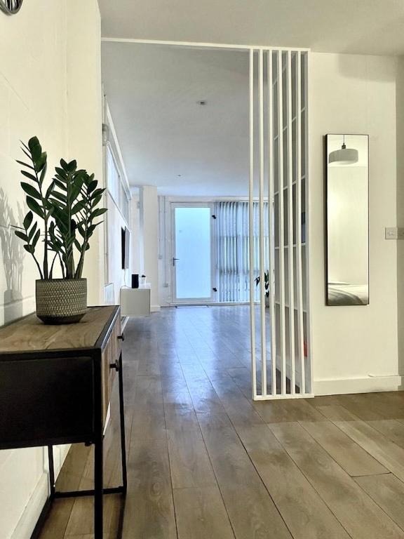 Spacious Industrial Style Apartment London Exterior foto